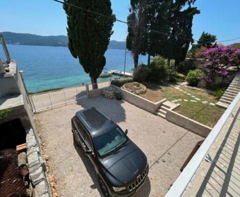 Kamienna posiadłość w pierwszej linii na półwyspie Peljesac, z molo przed domem - pic 5