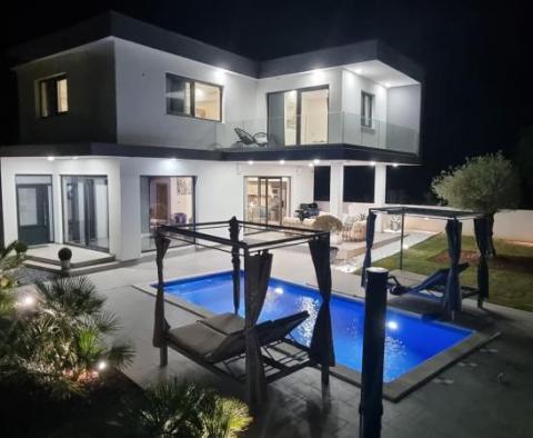 Exclusive villa in an excellent location in Svetvincenat - pic 6