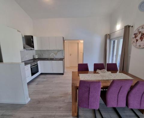 Maison de 5 appartements avec beaucoup de potentiel, dans un endroit calme et magnifique dans la région de Porec - pic 13