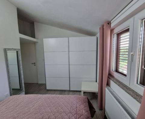 Maison de 5 appartements avec beaucoup de potentiel, dans un endroit calme et magnifique dans la région de Porec - pic 20