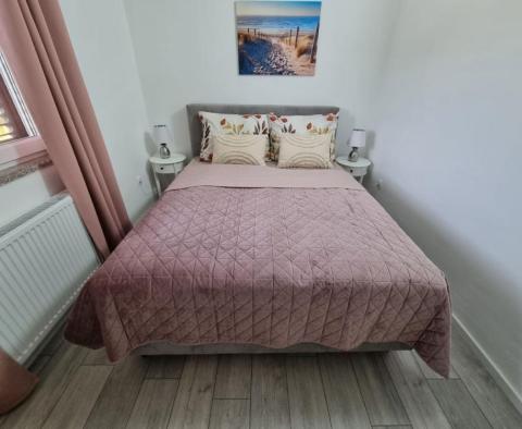 Maison de 5 appartements avec beaucoup de potentiel, dans un endroit calme et magnifique dans la région de Porec - pic 24