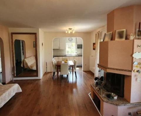 Maison de 5 appartements avec beaucoup de potentiel, dans un endroit calme et magnifique dans la région de Porec - pic 45