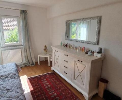 Maison de 5 appartements avec beaucoup de potentiel, dans un endroit calme et magnifique dans la région de Porec - pic 55