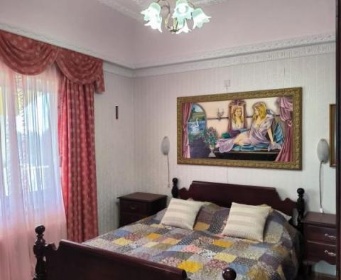 Malowniczy dom z 4 apartamentami i basenem w okolicy Umag - pic 38