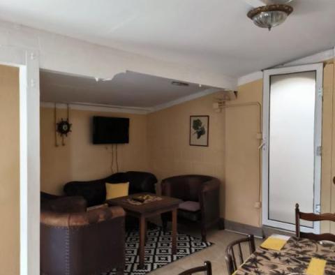 Malowniczy dom z 4 apartamentami i basenem w okolicy Umag - pic 41
