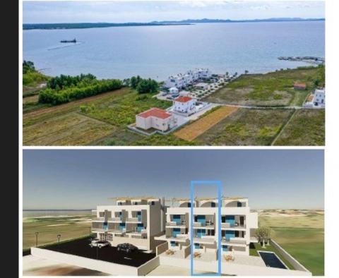 Villa mitoyenne de luxe à vendre dans la région de Zadar, à 100 mètres de la mer seulement - pic 10