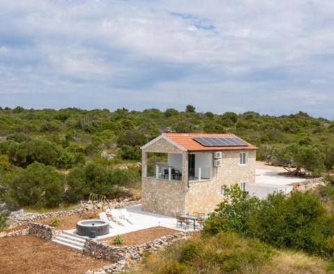 Propriété absolument unique à vendre sur l'île de Drvenik - pic 2