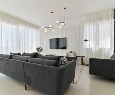Gyönyörű új villa a Ciovo-félszigeten, 100 méterre a tengertől - pic 29