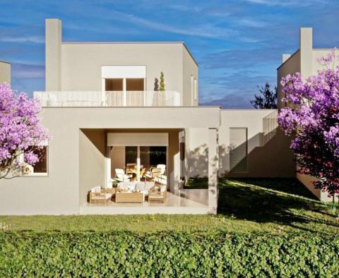 New house of modern design with garage, in Rabac area - pic 2