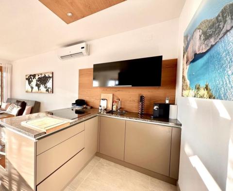 Außergewöhnliche neue Villa 100 Meter vom Meer entfernt in Novi Vinodolski! - foto 22