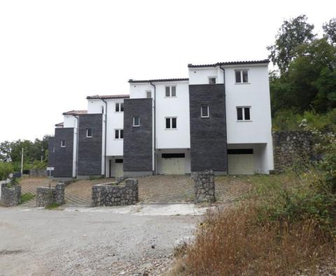 Pięć domów szeregowych o powierzchni 590 m2 z widokiem na morze i 2 basenami w Icici - pic 25