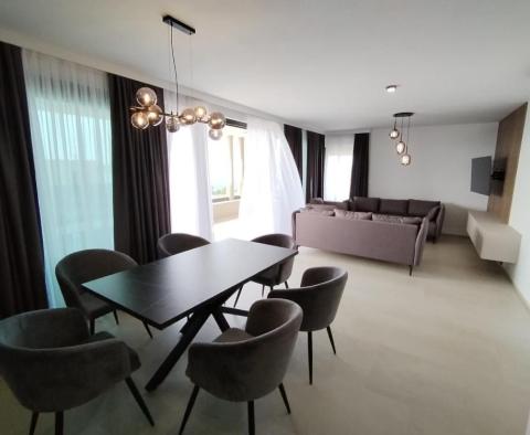 Nowy nowoczesny kompleks 6 apartamentów na sprzedaż w Medulin 150 metrów od morza - pic 2
