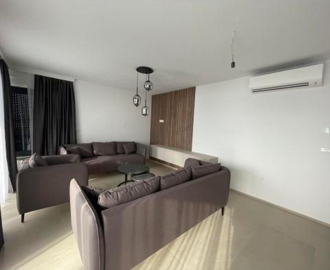 Nowy nowoczesny kompleks 6 apartamentów na sprzedaż w Medulin 150 metrów od morza - pic 24