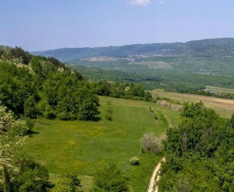 Terrain de 4646 m². avec une vue impressionnante - combinaison de finalité agro et urbaine - pic 2