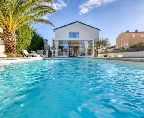Impressive light and bright villa in popular Rovinj, for sale - pic 2