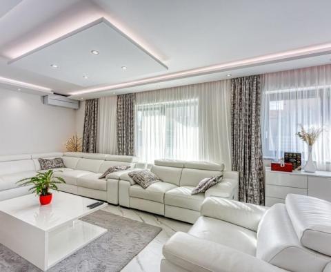 Impressive light and bright villa in popular Rovinj, for sale - pic 13