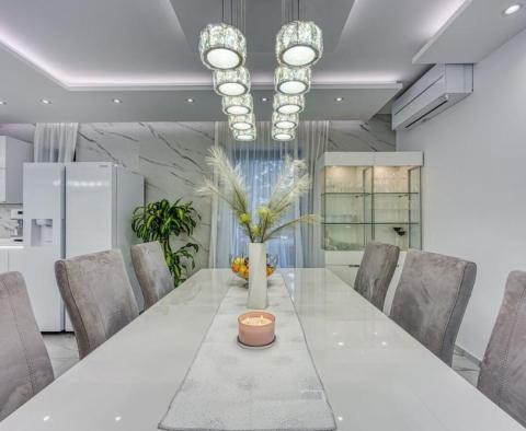 Impressive light and bright villa in popular Rovinj, for sale - pic 16