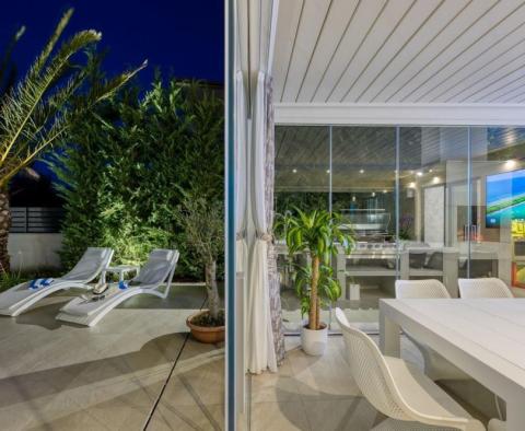 Impressive light and bright villa in popular Rovinj, for sale - pic 24
