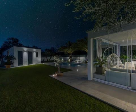 Impressive light and bright villa in popular Rovinj, for sale - pic 28