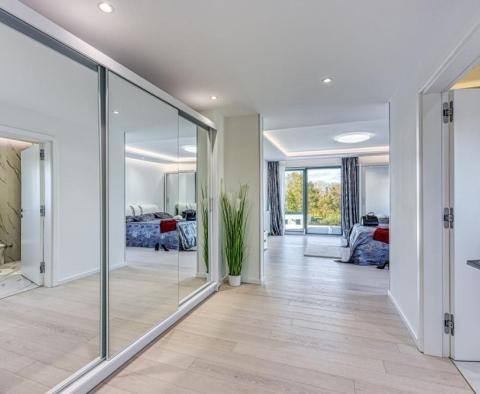 Impressive light and bright villa in popular Rovinj, for sale - pic 47