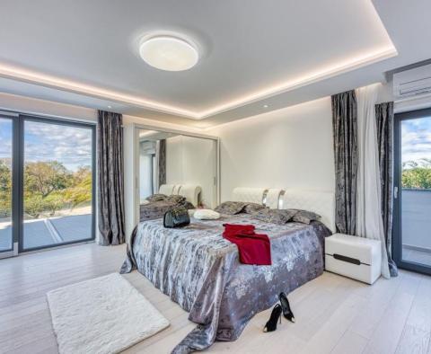 Impressive light and bright villa in popular Rovinj, for sale - pic 48