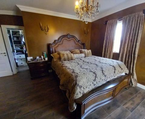 Красивая вилла с бассейном в центре Ловрана, в 300 метрах от моря - фото 40