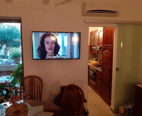 Apartmán s nádhernou zahradou v Postiře na ostrově Brač 150 metrů od moře - pic 10
