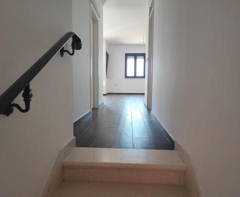 1ère ligne de mer - Appartement de 3 chambres dans un immeuble neuf sur la péninsule de Pag - pic 8