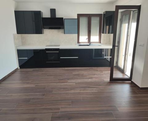 1ère ligne de mer - Appartement de 3 chambres dans un immeuble neuf sur la péninsule de Pag - pic 12