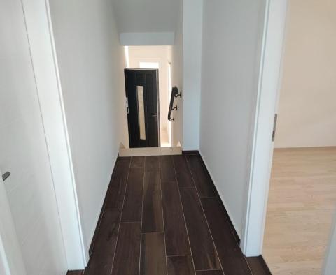 1ère ligne de mer - Appartement de 3 chambres dans un immeuble neuf sur la péninsule de Pag - pic 16