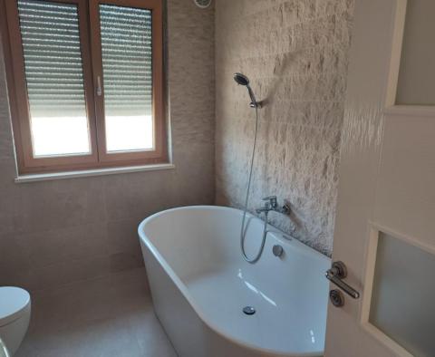 1ère ligne de mer - Appartement de 3 chambres dans un immeuble neuf sur la péninsule de Pag - pic 22