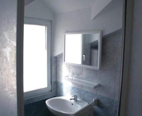 Apartmanház a tenger 1. vonalán Zadar környékén - pic 9