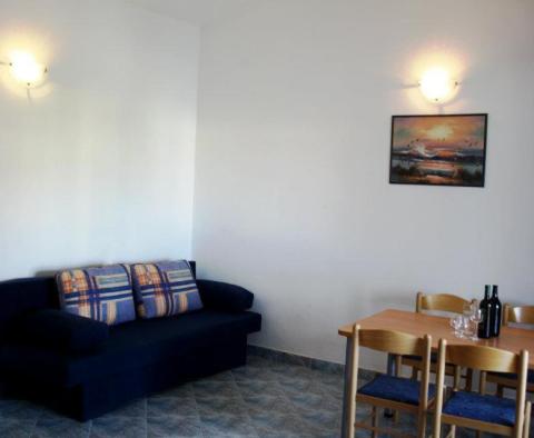 Apartmanház a tenger 1. vonalán Zadar környékén - pic 11