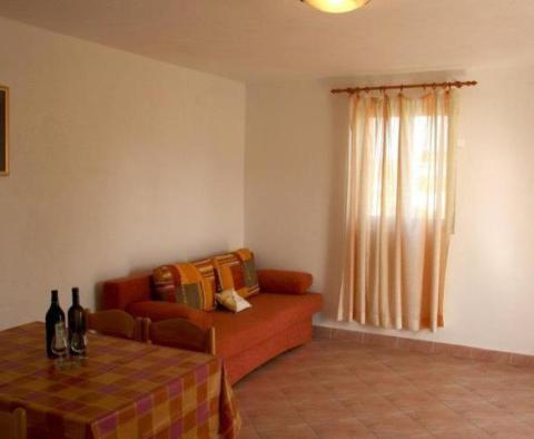 Apartmanház a tenger 1. vonalán Zadar környékén - pic 12