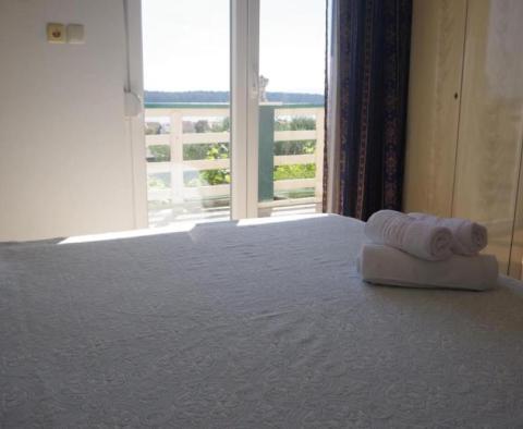 House of 5 apartments in Barbat na Rabu, Rab, 300m from the sea - pic 14