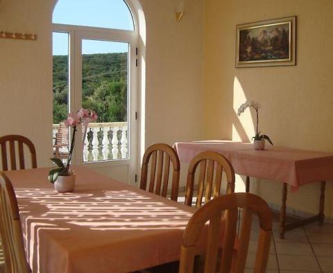 Hôtel parfait à seulement 50 mètres de la mer dans la région de Zadar avec restaurant et fitness - pic 10