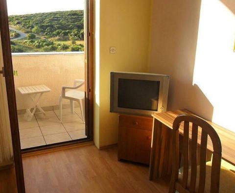 Hôtel parfait à seulement 50 mètres de la mer dans la région de Zadar avec restaurant et fitness - pic 16