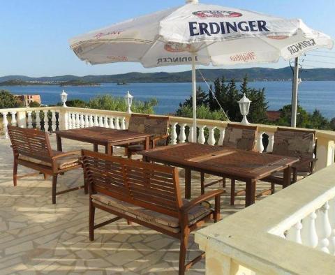 Hôtel parfait à seulement 50 mètres de la mer dans la région de Zadar avec restaurant et fitness - pic 18