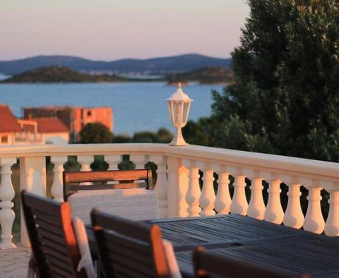 Hôtel parfait à seulement 50 mètres de la mer dans la région de Zadar avec restaurant et fitness - pic 5
