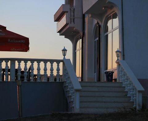 Hôtel parfait à seulement 50 mètres de la mer dans la région de Zadar avec restaurant et fitness - pic 26