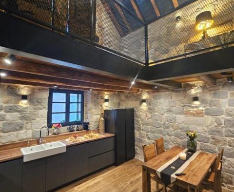Renovated historic house in the centre of Kastel Stari, 50 meters from the sea - pic 11