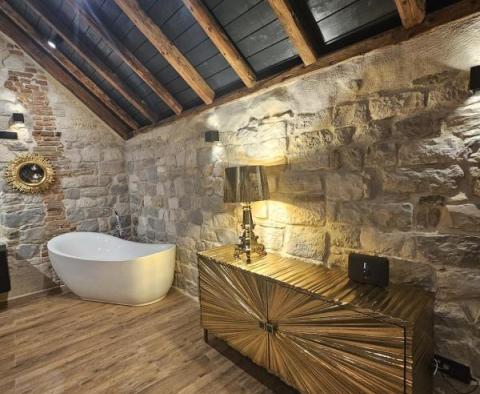 Renovated historic house in the centre of Kastel Stari, 50 meters from the sea - pic 12