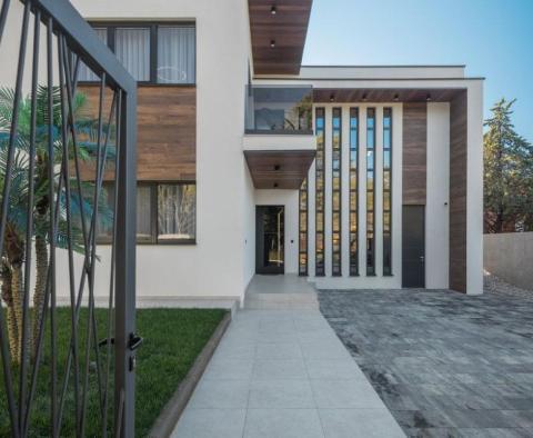 Magnificent new villa in Umag, 300 meters from the sea and sandy beach - pic 2