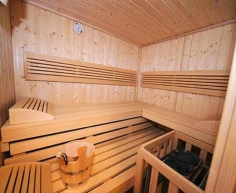 Vila s bazénem, saunou a zahradou na atraktivním místě v Begovo Razdolje - pic 8