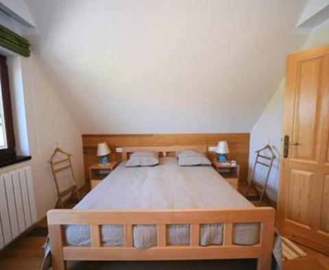 Vila s bazénem, saunou a zahradou na atraktivním místě v Begovo Razdolje - pic 13