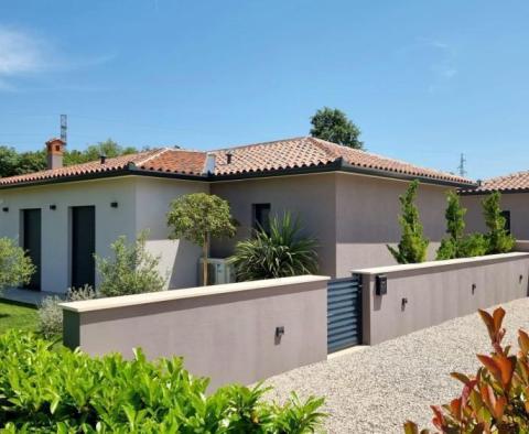 An impressive new built villa with a swimming pool in a great location in Labin area - pic 23