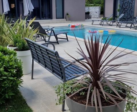 An impressive new built villa with a swimming pool in a great location in Labin area - pic 5
