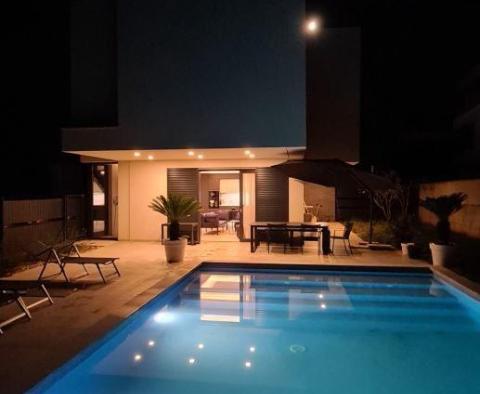 Modern villa in Štinjan, Pula - pic 19