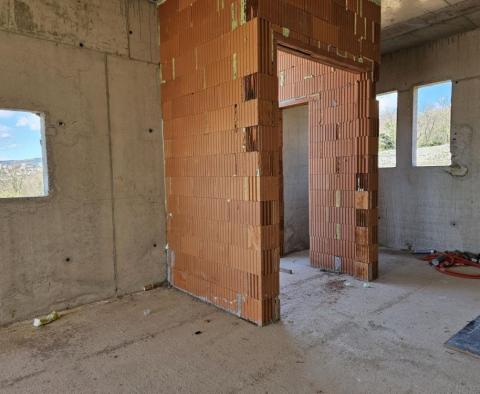 Wspaniały nowy budynek oferuje trzypiętrowy apartament z windą i fantastycznym widokiem na morze w Kostrenie! - pic 7