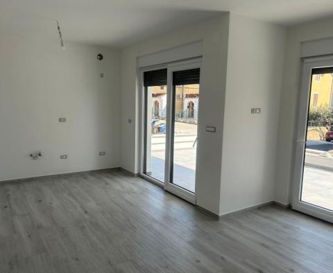 Apartmán se zahradou v nové moderní rezidenci na Čiovo, Trogir - pic 4
